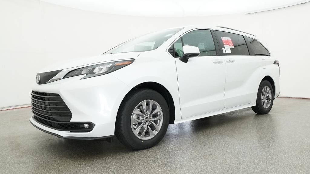 2026 Toyota Sienna XLE