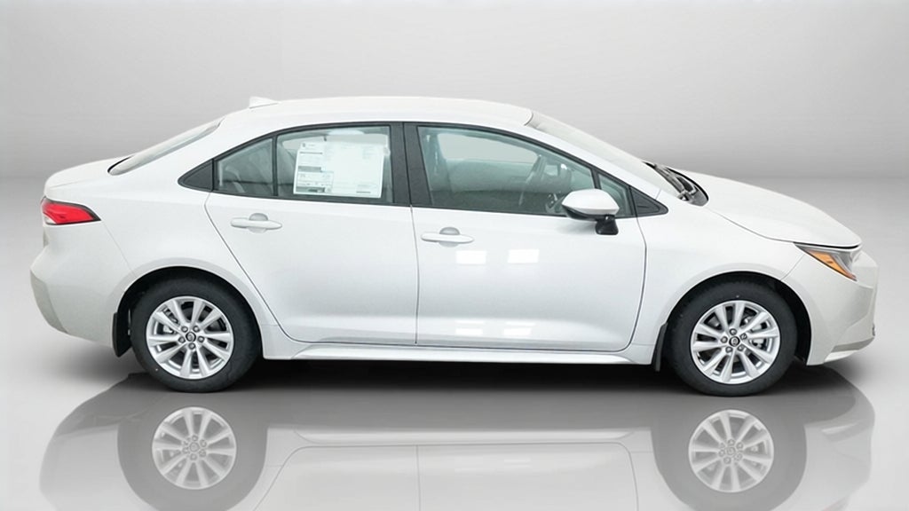 2027 Toyota Corolla LE