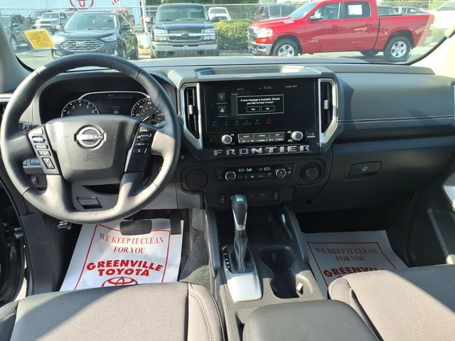 2025 Nissan Frontier SV