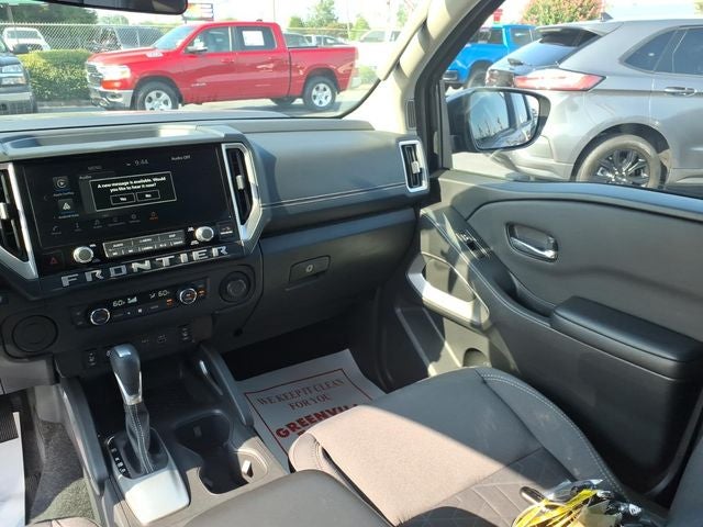 2025 Nissan Frontier SV