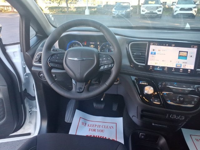 2024 Chrysler Pacifica Touring