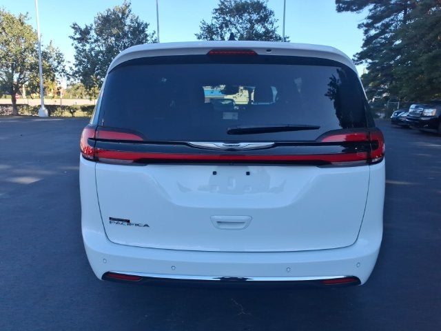 2024 Chrysler Pacifica Touring