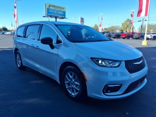 2024 Chrysler Pacifica Touring