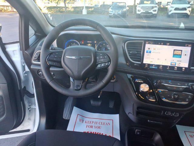 2024 Chrysler Pacifica Touring