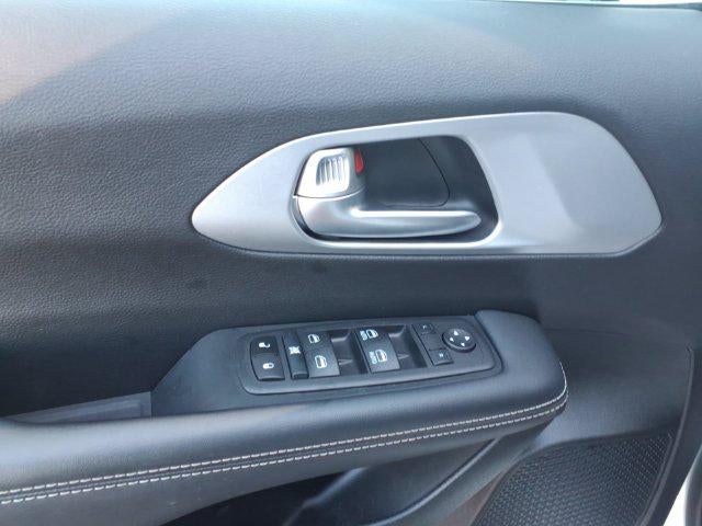 2024 Chrysler Pacifica Touring
