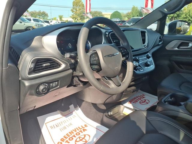 2023 Chrysler Pacifica Hybrid Touring L