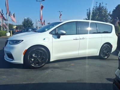 2023 Chrysler Pacifica Hybrid Touring L