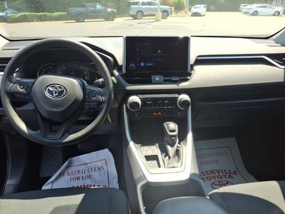 2025 Toyota RAV4 LE
