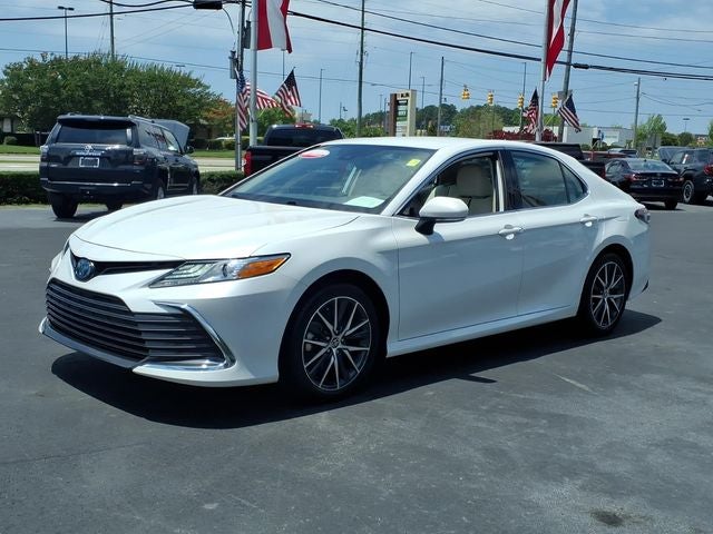2023 Toyota Camry Hybrid XLE