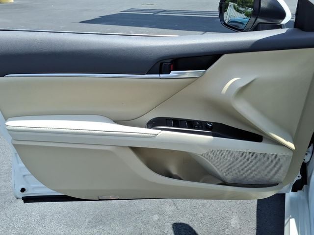 2023 Toyota Camry Hybrid XLE