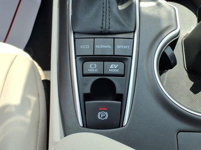 2023 Toyota Camry Hybrid XLE