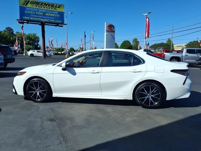 2024 Toyota Camry SE