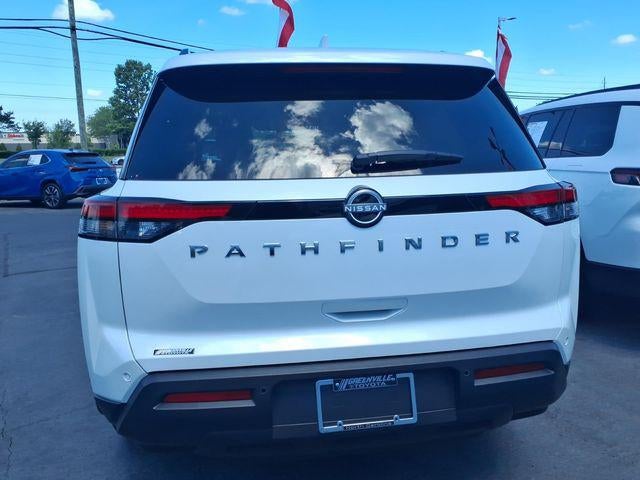 2025 Nissan Pathfinder SV