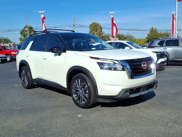 2022 Nissan Pathfinder SL