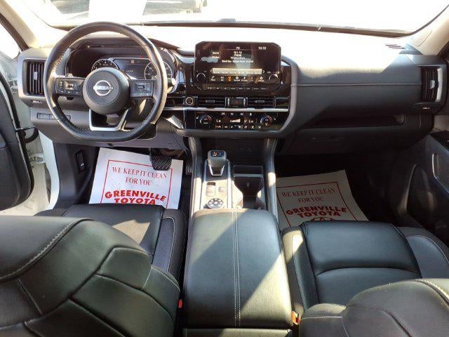 2022 Nissan Pathfinder SL