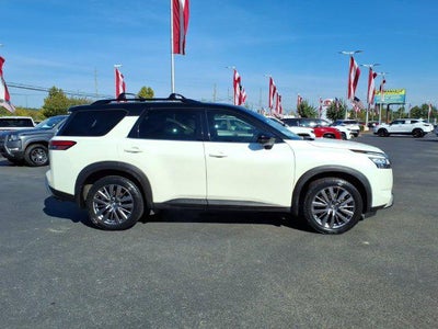 2022 Nissan Pathfinder SL