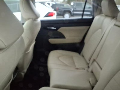 2024 Toyota Highlander 8 Passenger
