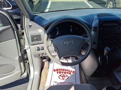 2010 Toyota Sienna LE