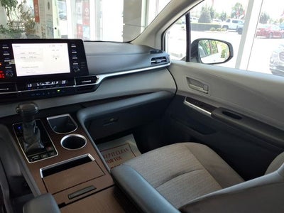 2021 Toyota Sienna LE 8 Passenger
