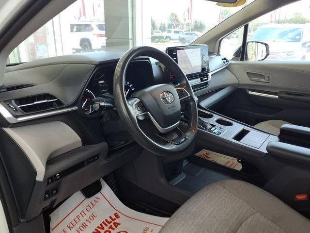 2021 Toyota Sienna LE 8 Passenger