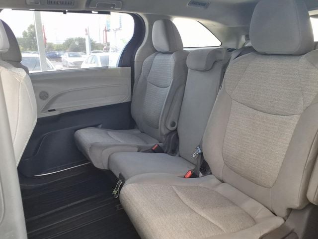 2021 Toyota Sienna LE 8 Passenger