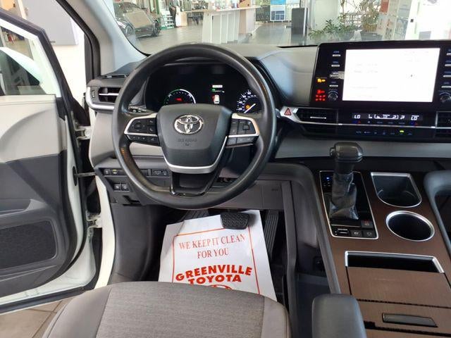 2021 Toyota Sienna LE 8 Passenger