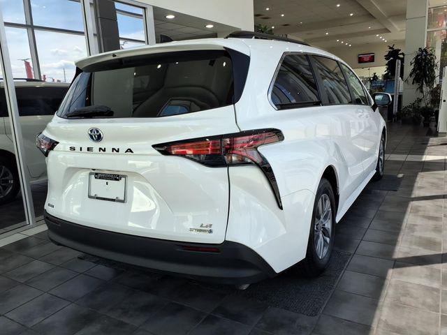 2021 Toyota Sienna LE 8 Passenger