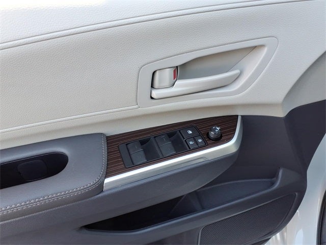 2023 Toyota Sienna LE 8 Passenger