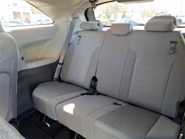 2023 Toyota Sienna LE 8 Passenger