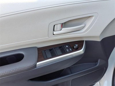 2023 Toyota Sienna LE 8 Passenger