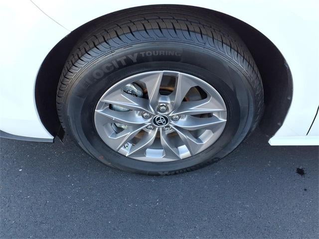 2023 Toyota Sienna LE 8 Passenger