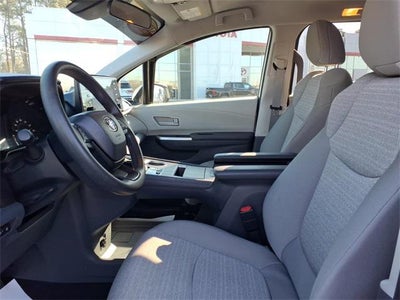 2023 Toyota Sienna LE 8 Passenger