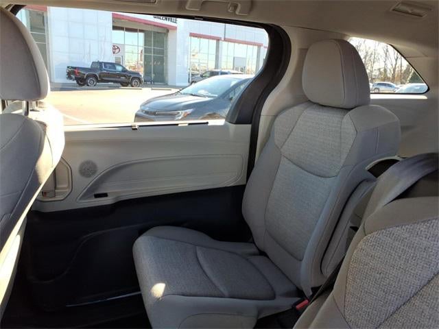 2023 Toyota Sienna LE 8 Passenger