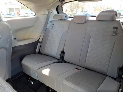 2023 Toyota Sienna LE 8 Passenger