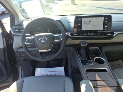 2024 Toyota Sienna XLE 8 Passenger