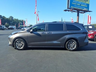 2024 Toyota Sienna XLE 8 Passenger