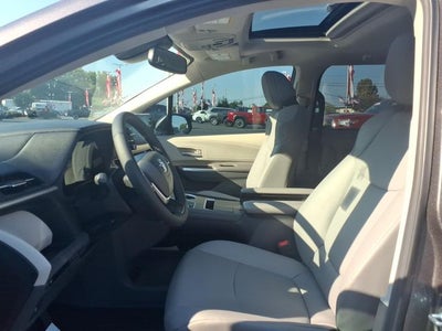 2024 Toyota Sienna XLE 8 Passenger