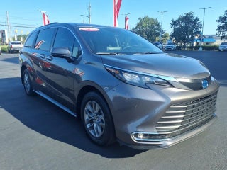 2024 Toyota Sienna XLE 8 Passenger