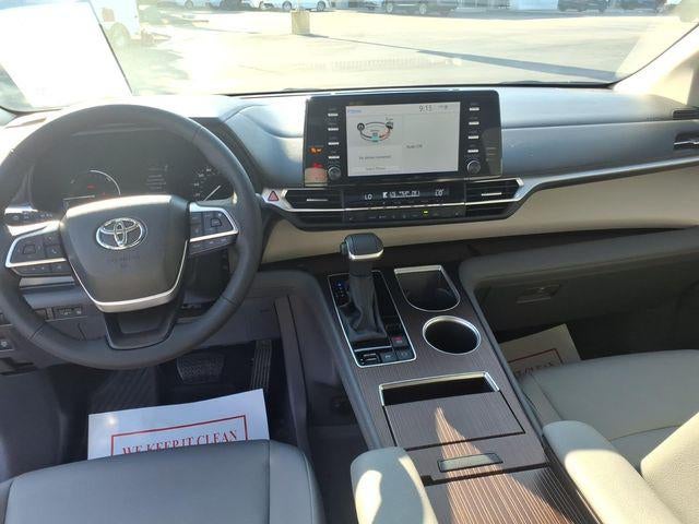 2024 Toyota Sienna XLE 8 Passenger