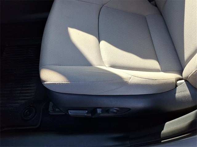 2023 Toyota Venza LE