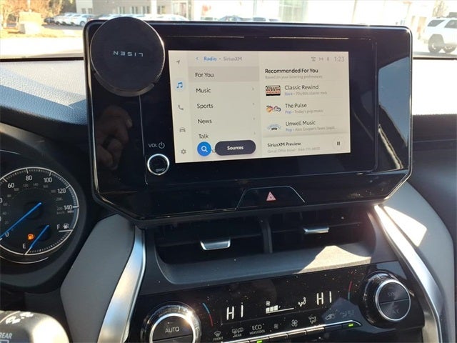 2023 Toyota Venza LE